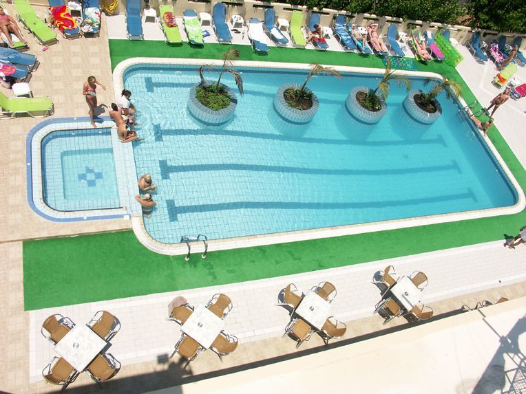 Nikos Hotel Malia  Exterior photo