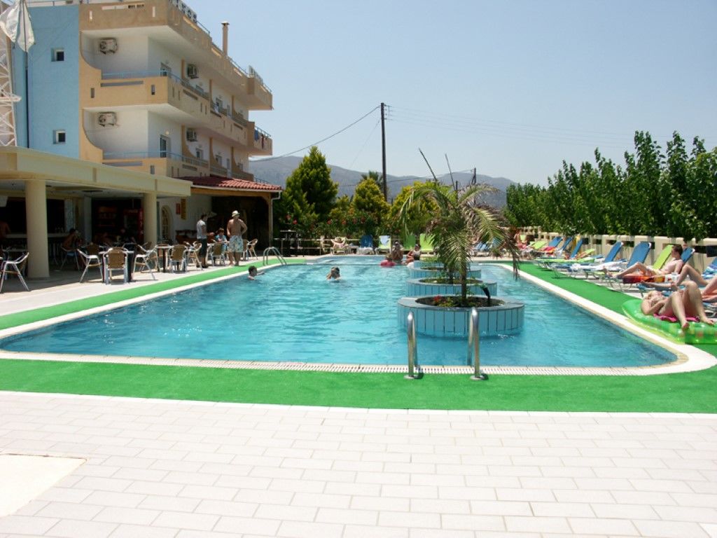 Nikos Hotel Malia  Exterior photo
